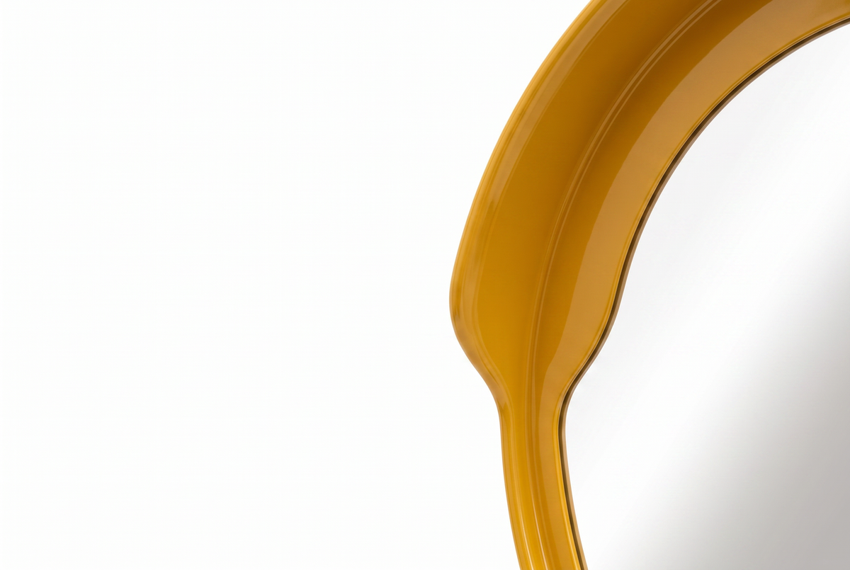Close-up of the yellow moulded frame edge