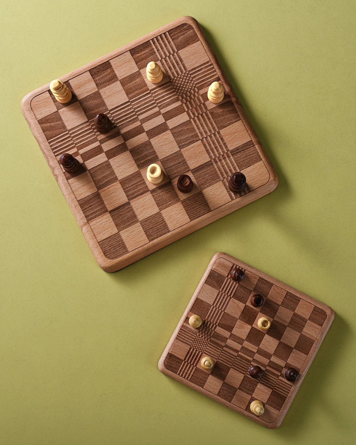 Checkmate Chessboard Hanger Grand by Notice