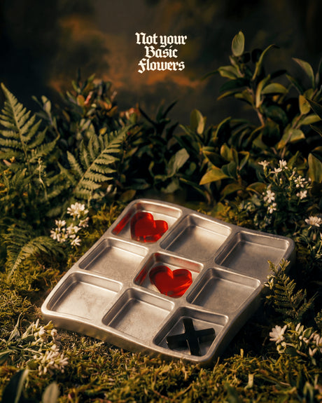 HEARTS AND CROSSES TRAY