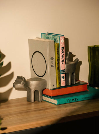 HOUND BOOK ENDS