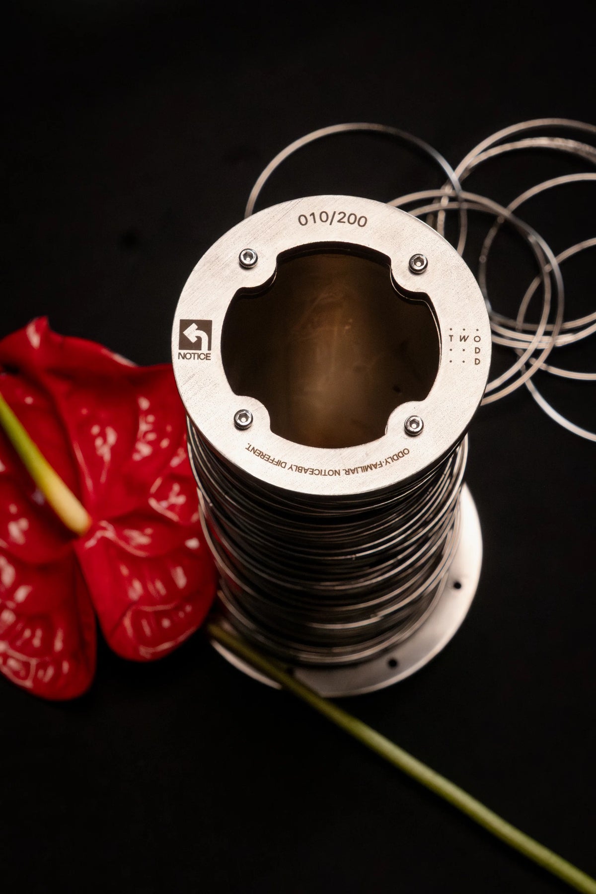 THE BANGLE VASE